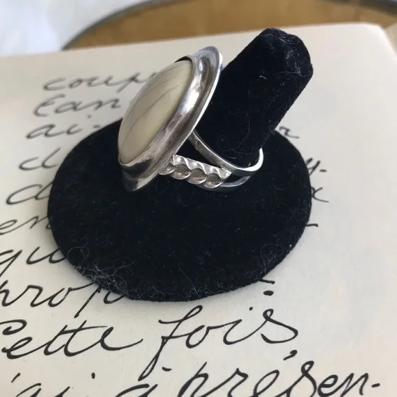Ring Size 6 Sterling Silver Ivory Oval Shape Handmade Statement Piece Boho Style - Picture 2 of 4